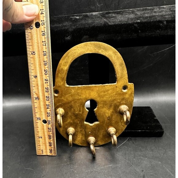 Vintage Rustic Lock Brass Key Holder Wall Mount Padlock Design 5 hooks - Picture 2 of 7